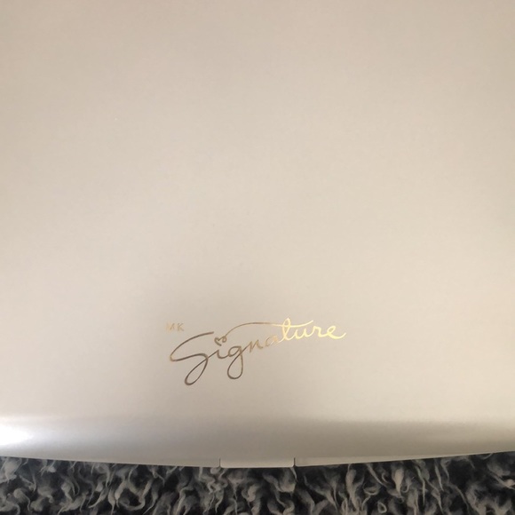 New XL Mary Kay Customizable Compact - Picture 2 of 5